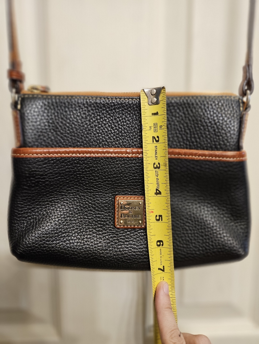Dooney & Bourke black leather crossbody bag handbag purse - Picture 10 of 14